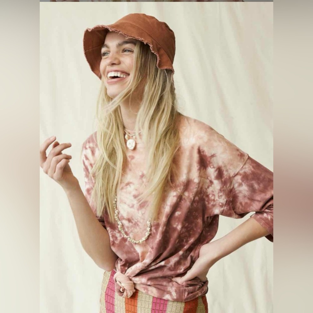 Free People Long Sleeve “Be Free Rose”Tie Dye Tee Shirt Small